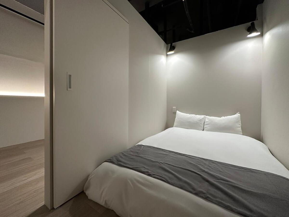 Bhotel New Small Hotel - Hondori Shopping Arcade 히로시마 외부 사진